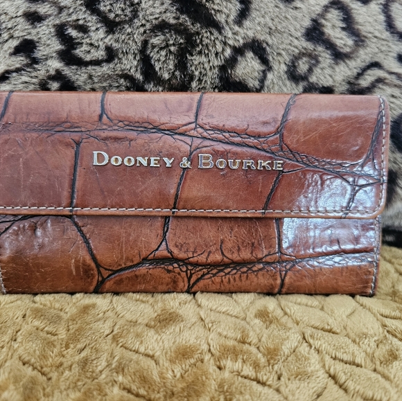 DOONEY & Bourke handbag and wallet - Picture 4 of 12